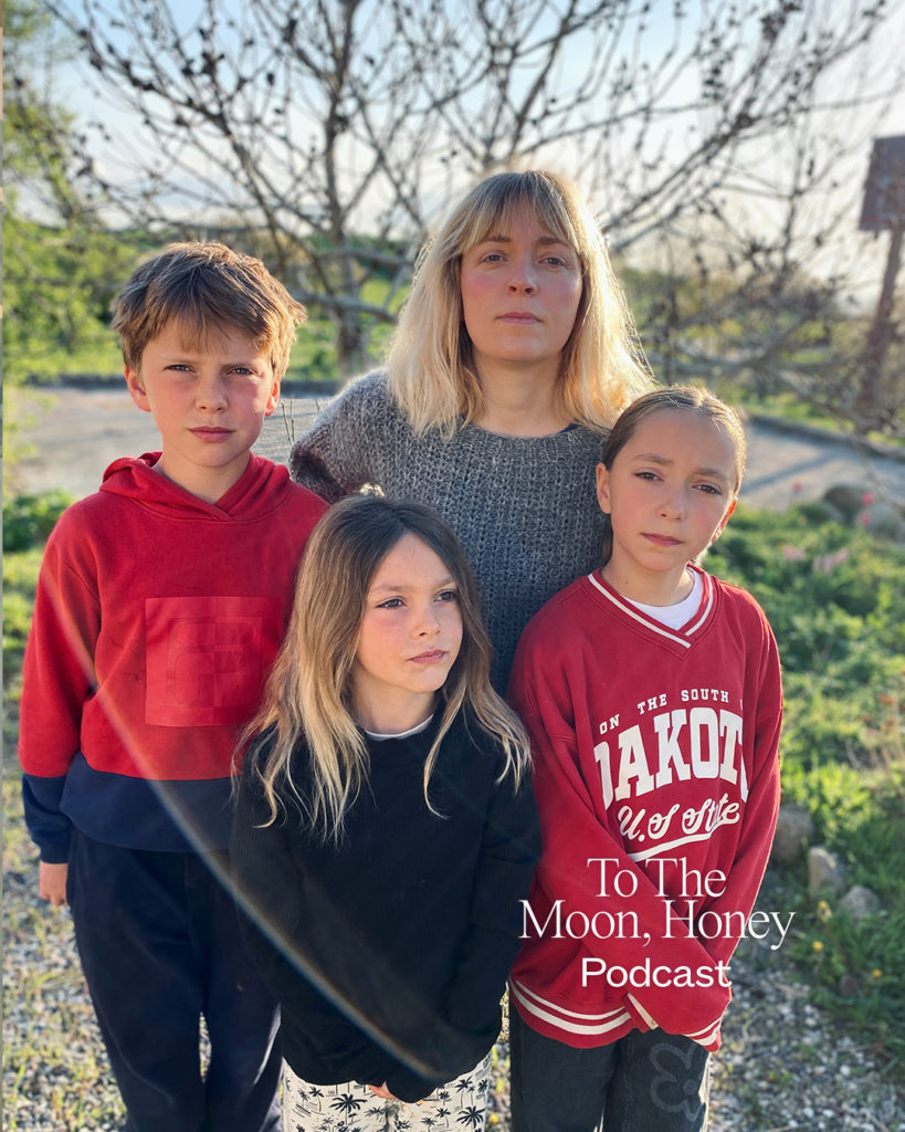 To_the_moon_podcast_maj_my_humaidan_ærø_manifestet_mama