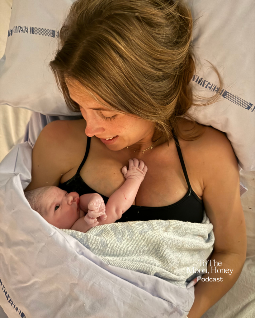 Kvinde med nyfødt baby 