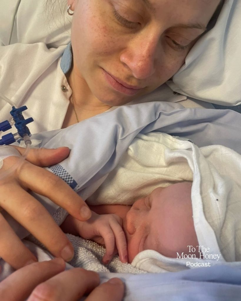 Kvinde med nyfødt baby