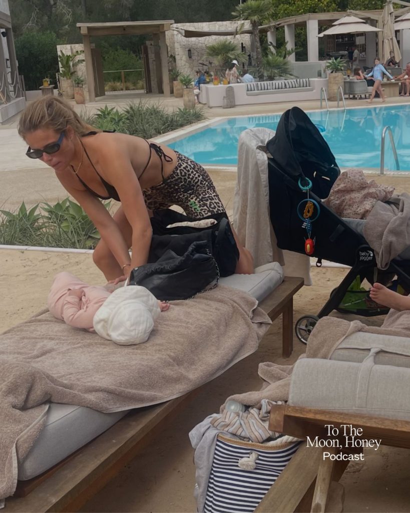 Kvinde på ferie med sit barn