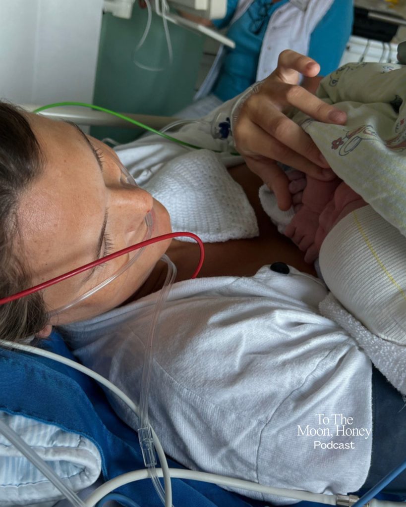 Kvinde med sin nyfødte baby