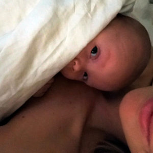 DETALJER FOR VEDHÆFTNING To_the_moon_Honey_sharing_is_caring_Susanne_Rose_Broennum_Traumatisk_foedsel_god_start_som_mor